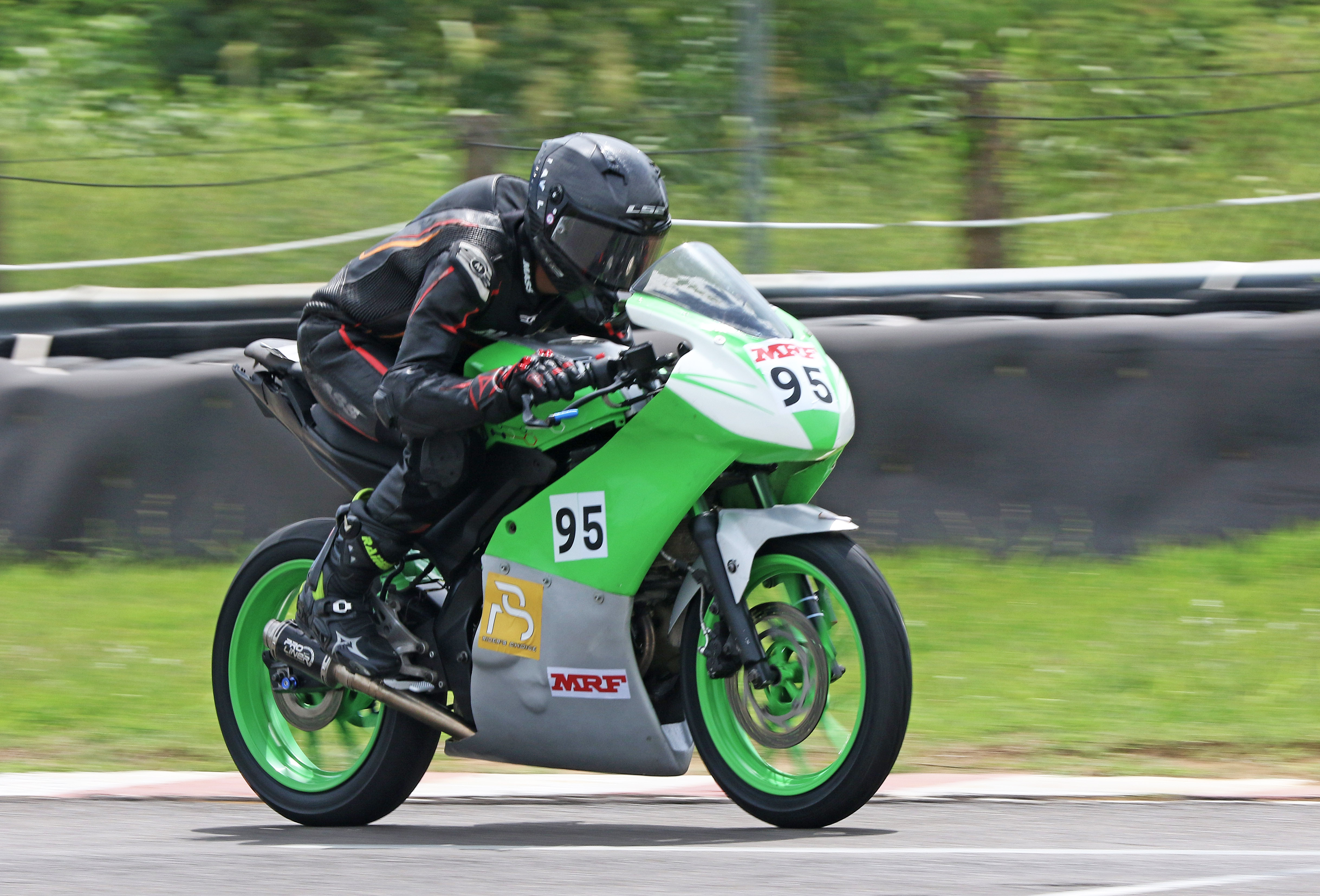 Rahil Pillarisetty grabs pole position in Pro-Stock 301-400cc Open class
